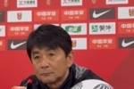 浮嶋敏谈国少上下半场反差：红牌有一定原因，2-0领先是最难的