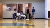讨论新规？雷霆训练营也见到了几位NBA裁判！